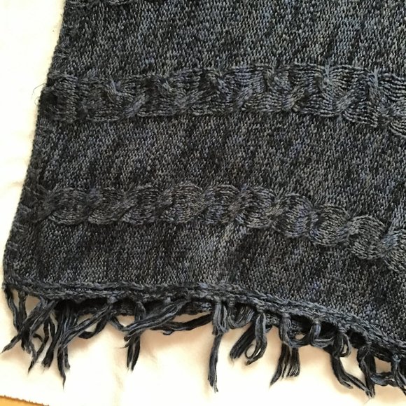 Garage knit hooded poncho - Picture 4 of 4